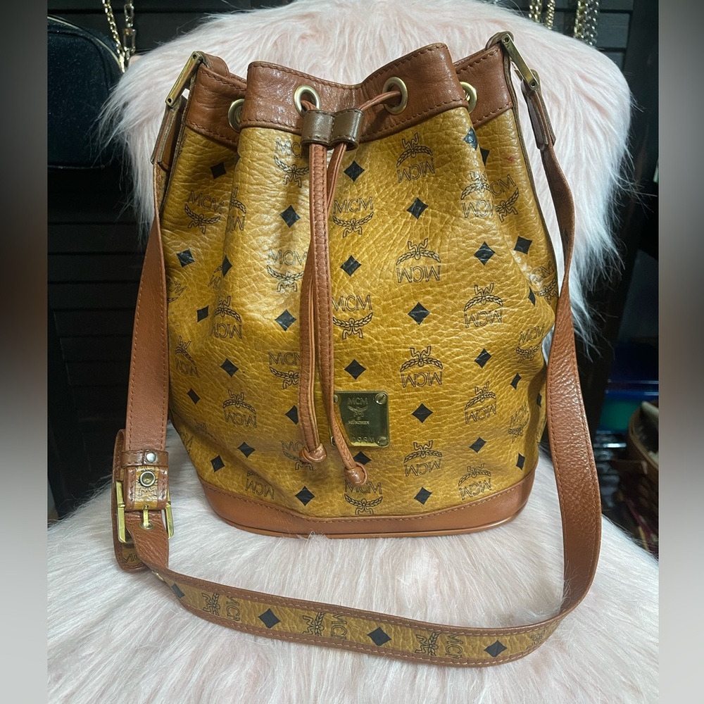 MCM bucket bag - authentic
